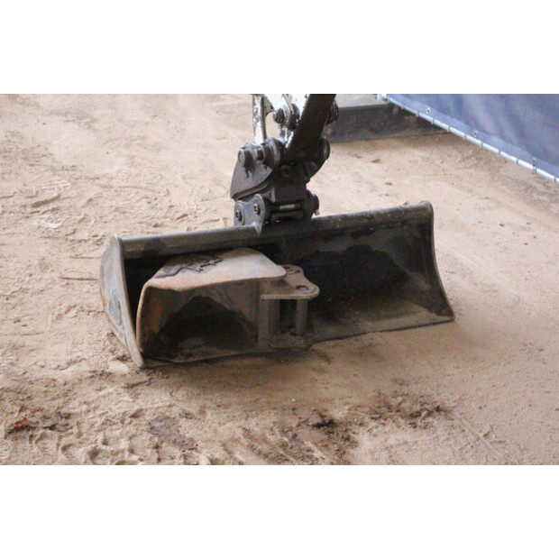 2020 تاكوتشي TB216-43830265