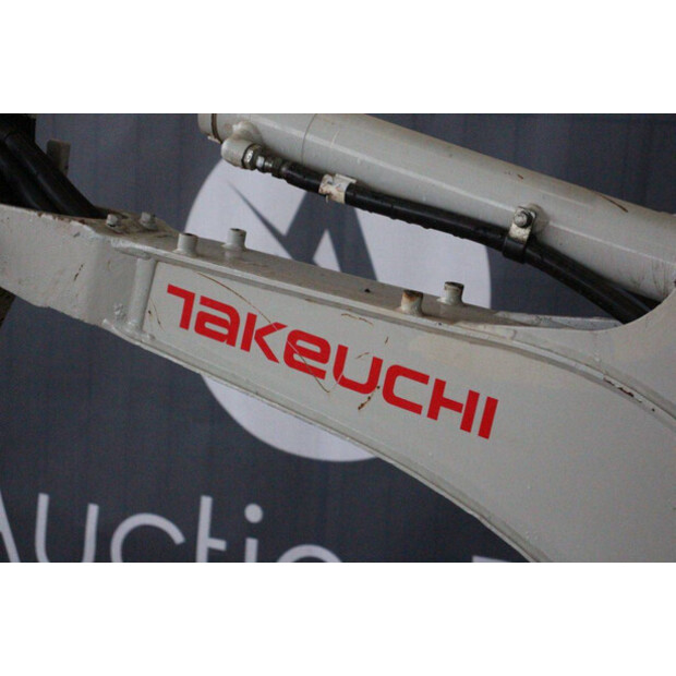 2020 تاكوتشي TB216-43830266