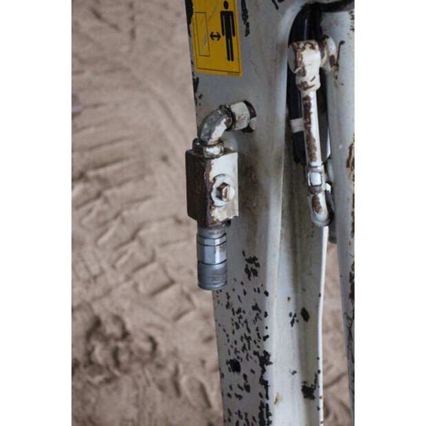 2020 تاكوتشي TB216-43830268