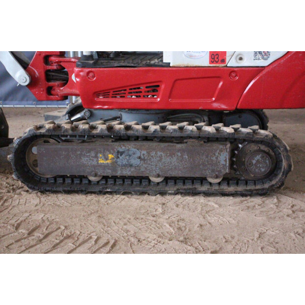 2020 تاكوتشي TB216-43830272