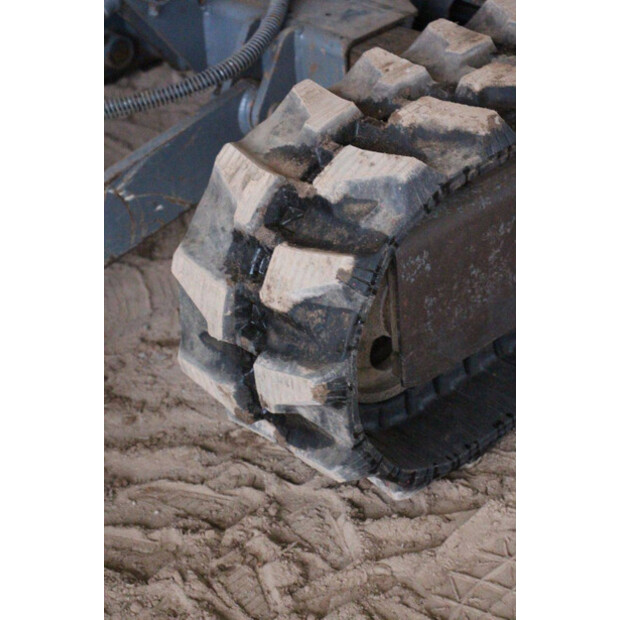 2020 تاكوتشي TB216-43830274