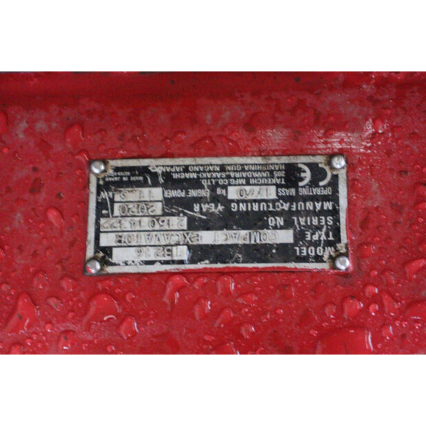 2020 تاكوتشي TB216-43830275