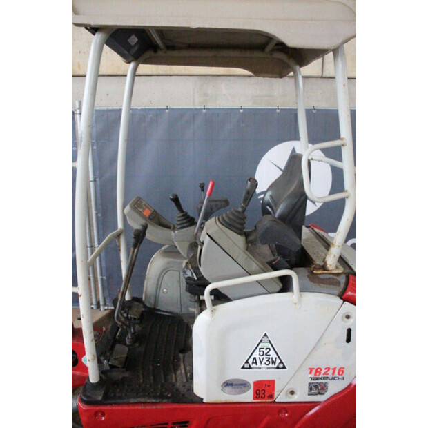 2020 تاكوتشي TB216-43830278