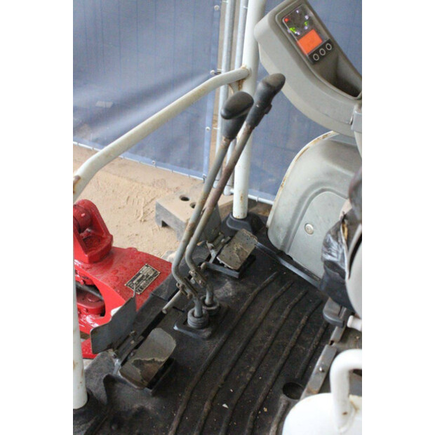 2020 تاكوتشي TB216-43830279