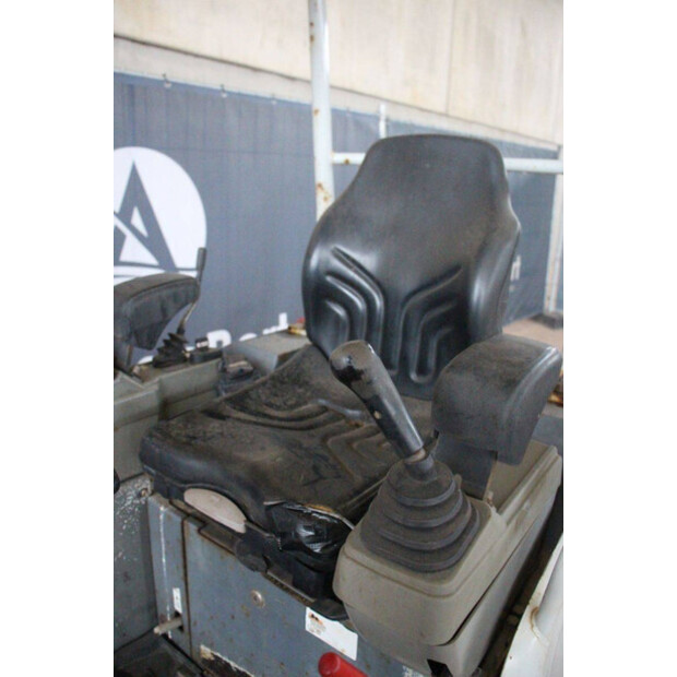 2020 تاكوتشي TB216-43830280