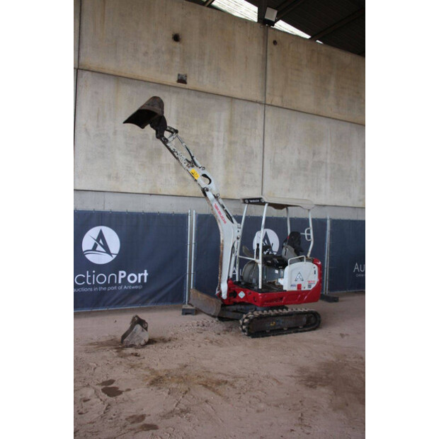 2020 تاكوتشي TB216-43830286