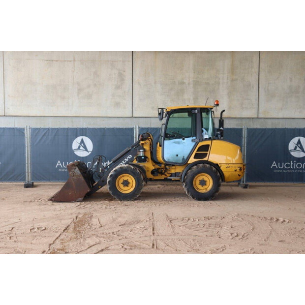 2010 Volvo L25F-P-43831094