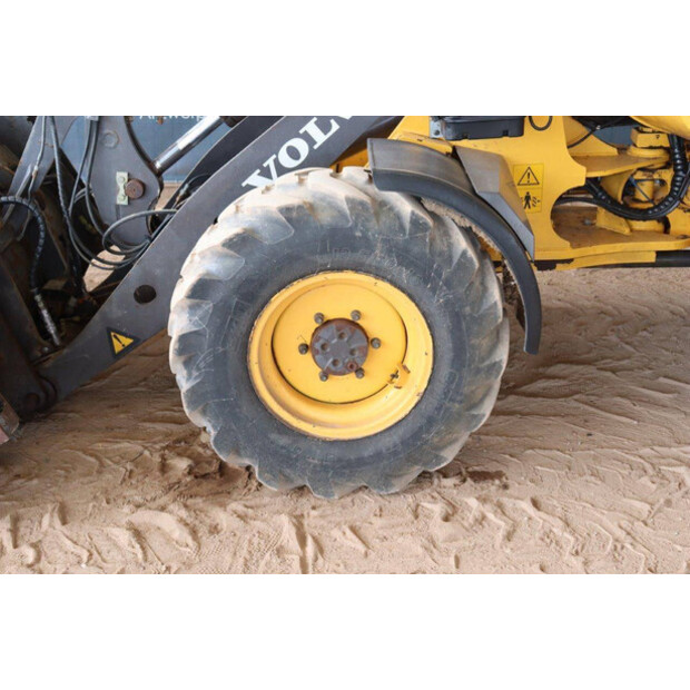 2010 Volvo L25F-P-43831106