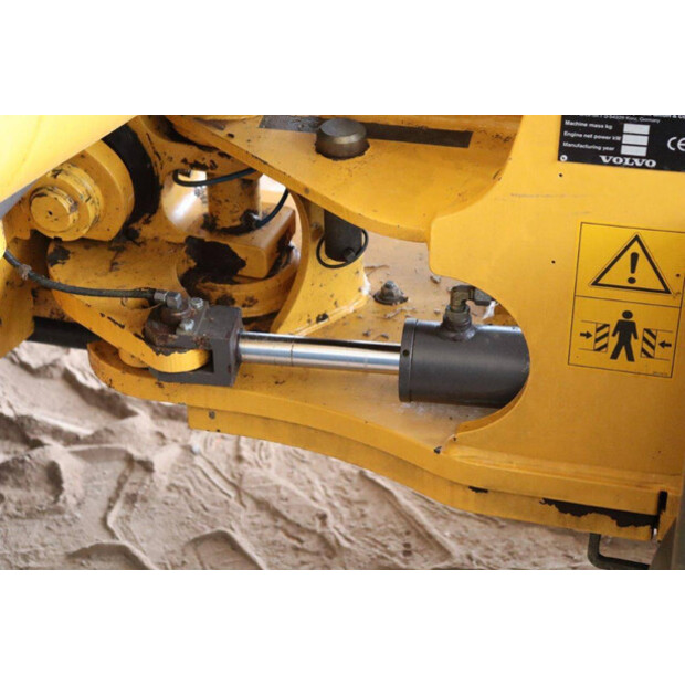 2010 Volvo L25F-P-43831110