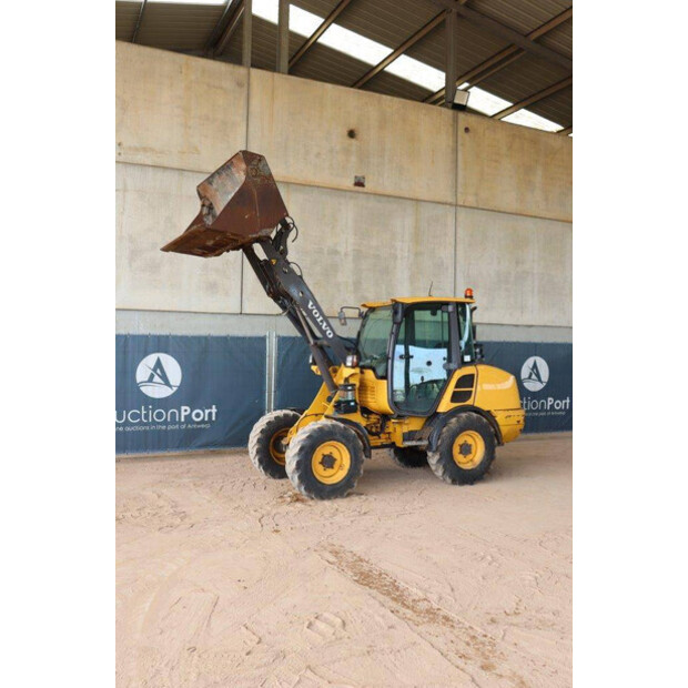 2010 Volvo L25F-P-43831126