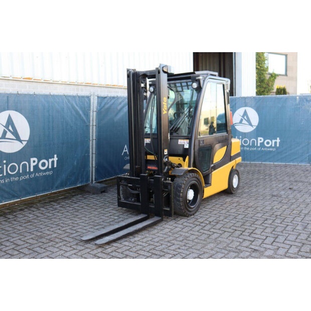 2013 يال GLP30VX-43833234