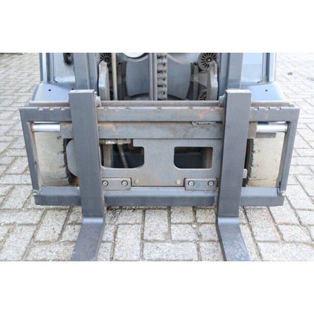 2018 ليندي E16P-02-43833307