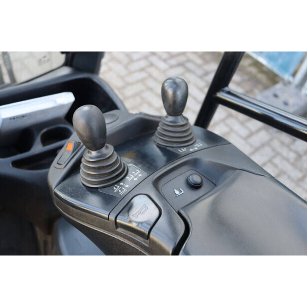 2018 ليندي E16P-02-43833322