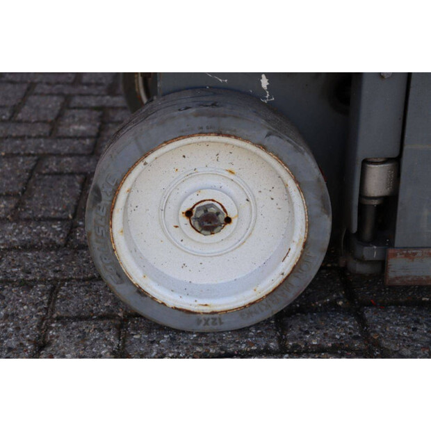 2016 سكايجاك SJ 3219-43833404