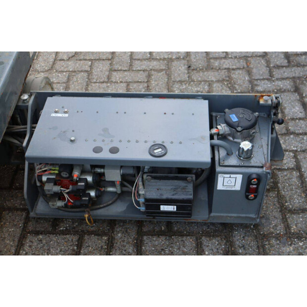 2016 سكايجاك SJ 3219-43833407