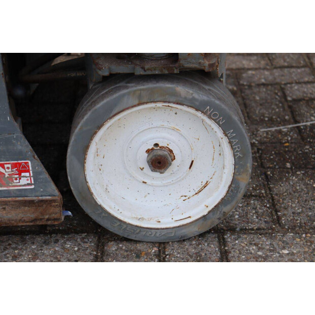 2016 SkyJack SJ 3219-43833499