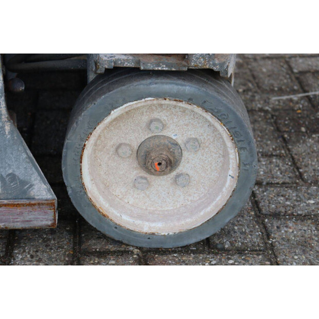 2016 SkyJack SJ 3219-43833523