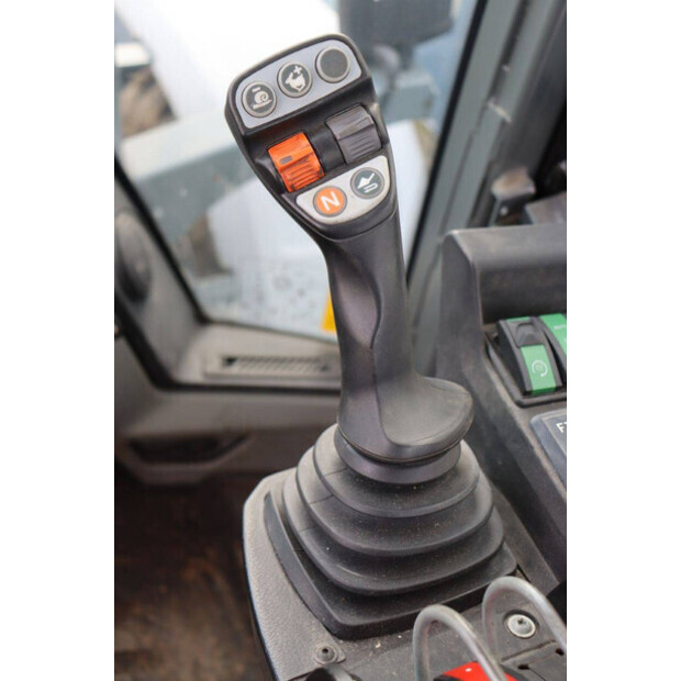 2019 كرامر 355-43833609