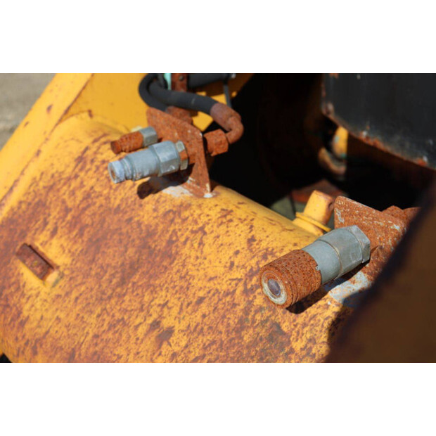 1995 Komatsu WB97R-43833756