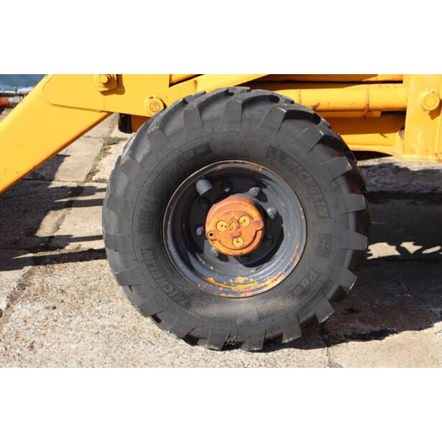 1995 Komatsu WB97R-43833757