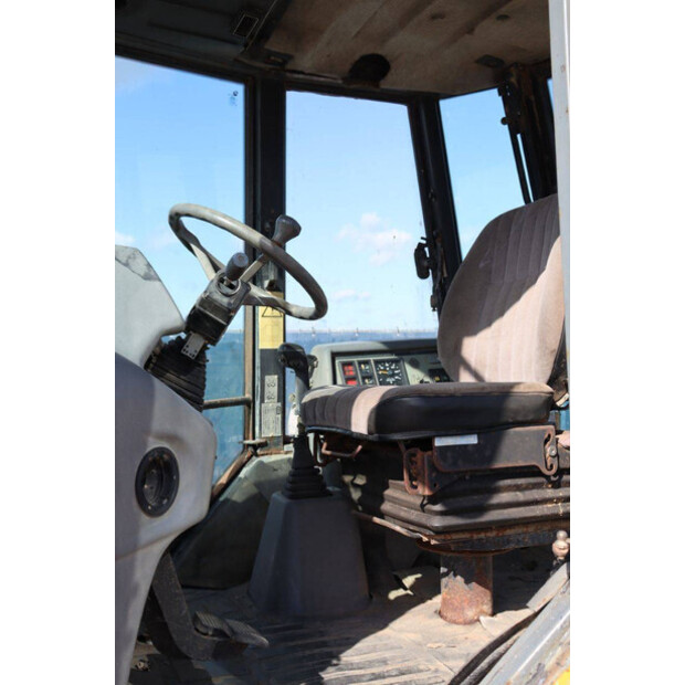 1995 Komatsu WB97R-43833769