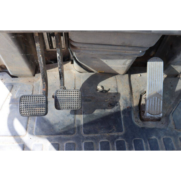 1995 Komatsu WB97R-43833773