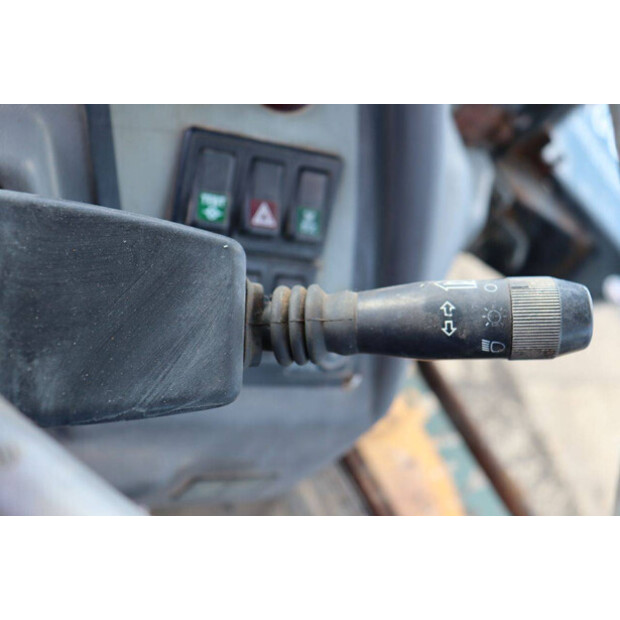 1995 Komatsu WB97R-43833778