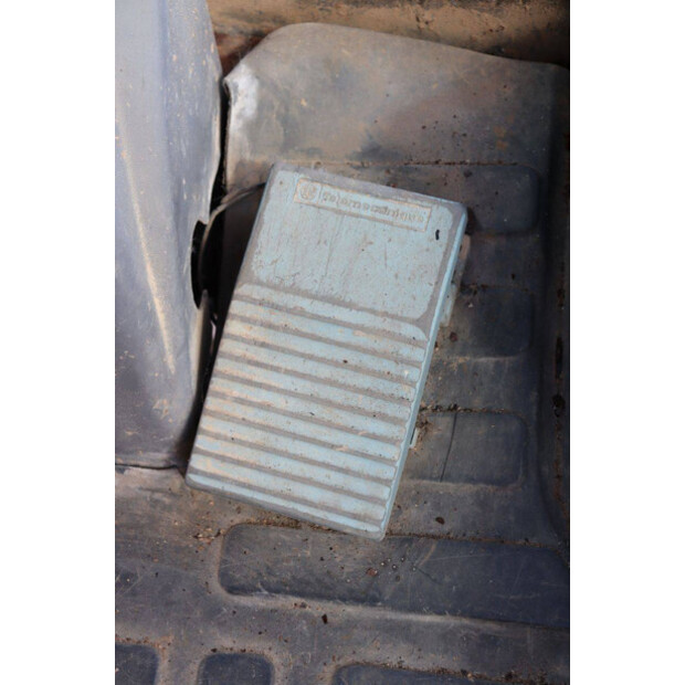 1995 Komatsu WB97R-43833782