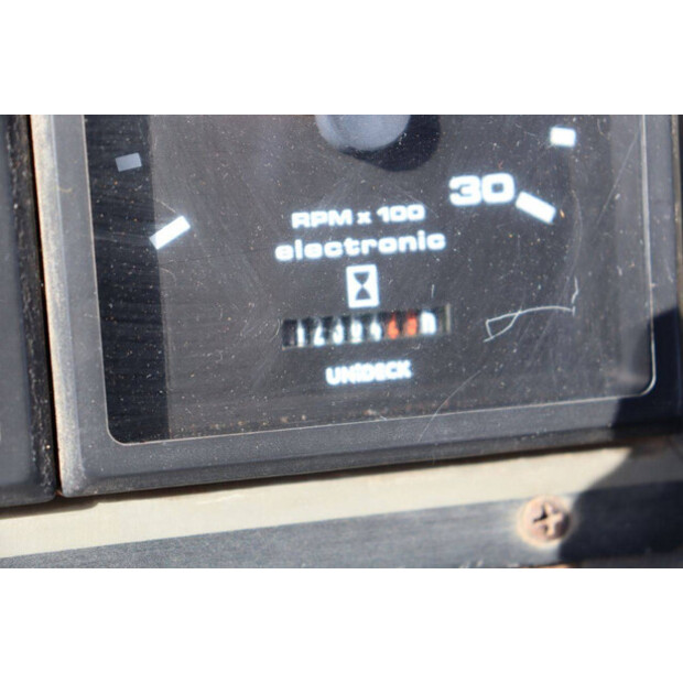 1995 Komatsu WB97R-43833783