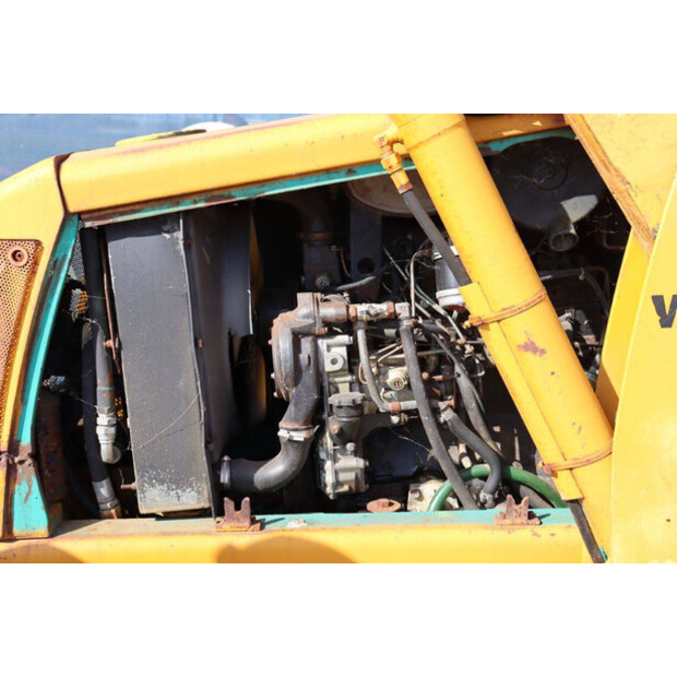 1995 Komatsu WB97R-43833786