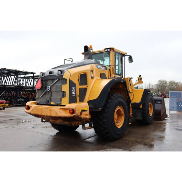 2016 فولفو L150H-43833927