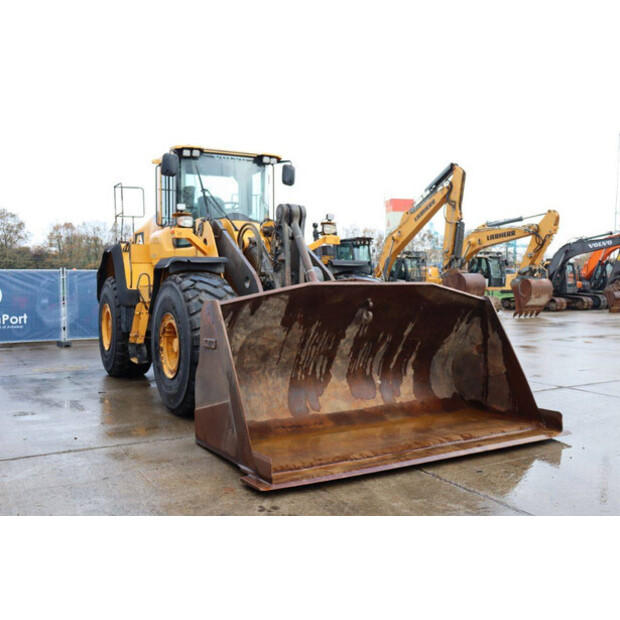 2016 فولفو L150H-43833928