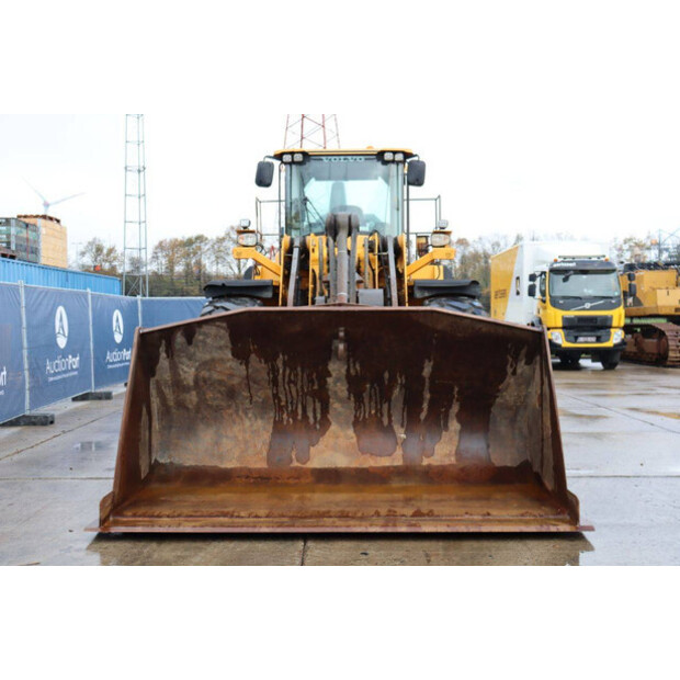 2016 فولفو L150H-43833929