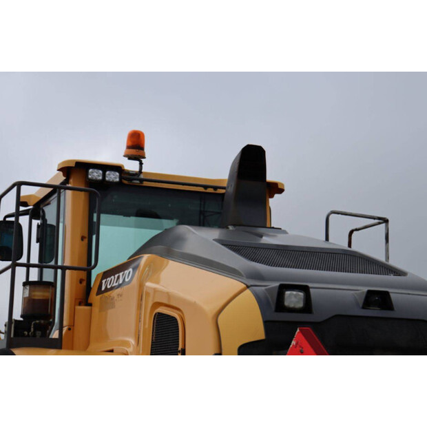 2016 فولفو L150H-43833938