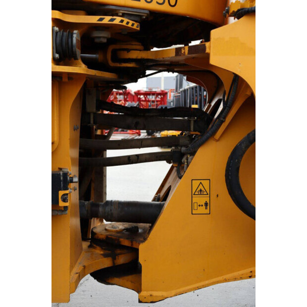 2016 فولفو L150H-43833946