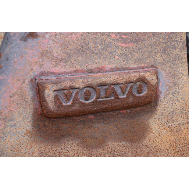 2016 فولفو L150H-43833949