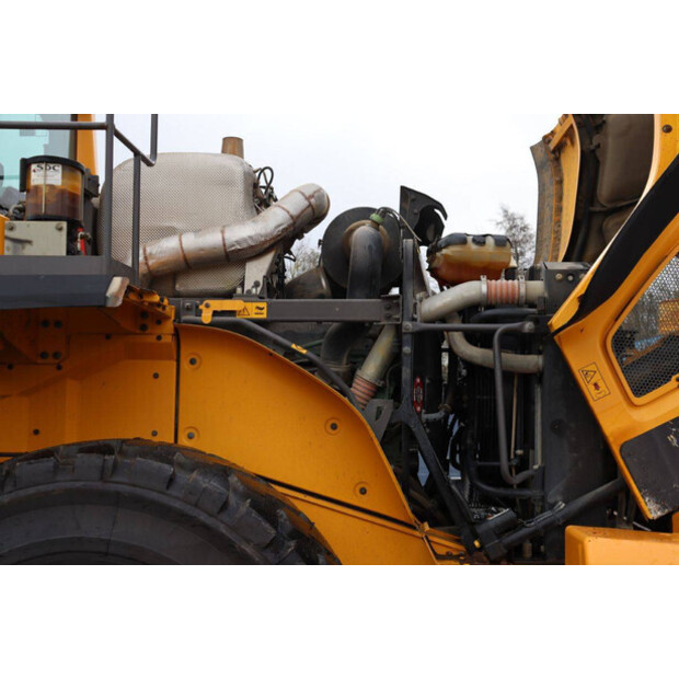 2016 فولفو L150H-43833951