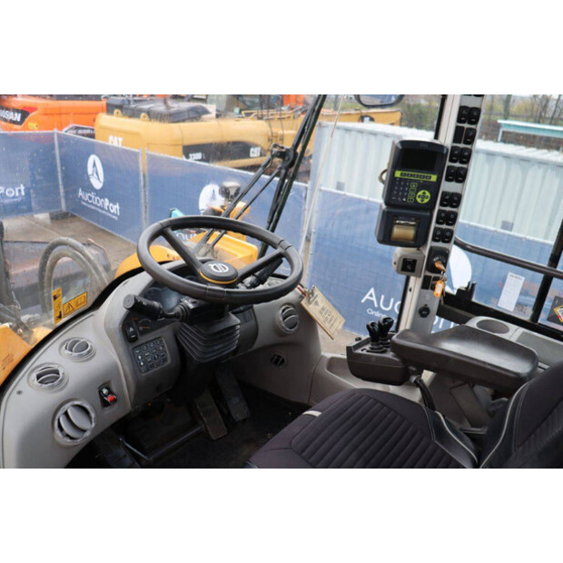 2016 فولفو L150H-43833959