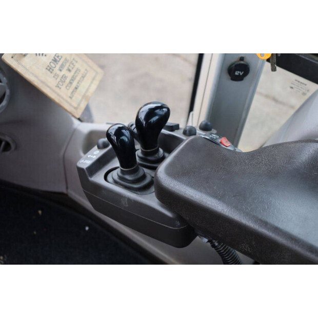 2016 فولفو L150H-43833962