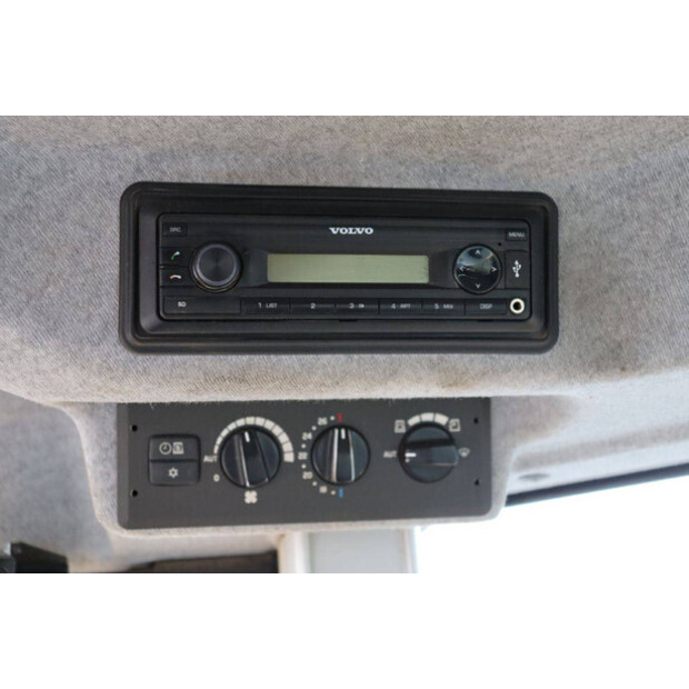 2016 فولفو L150H-43833964