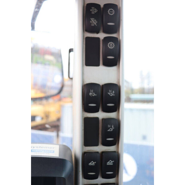 2016 فولفو L150H-43833967