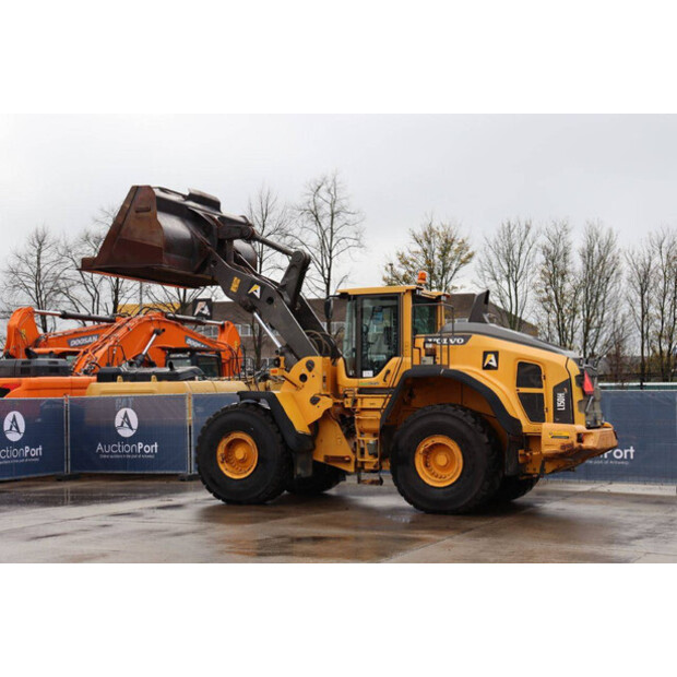 2016 فولفو L150H-43833980