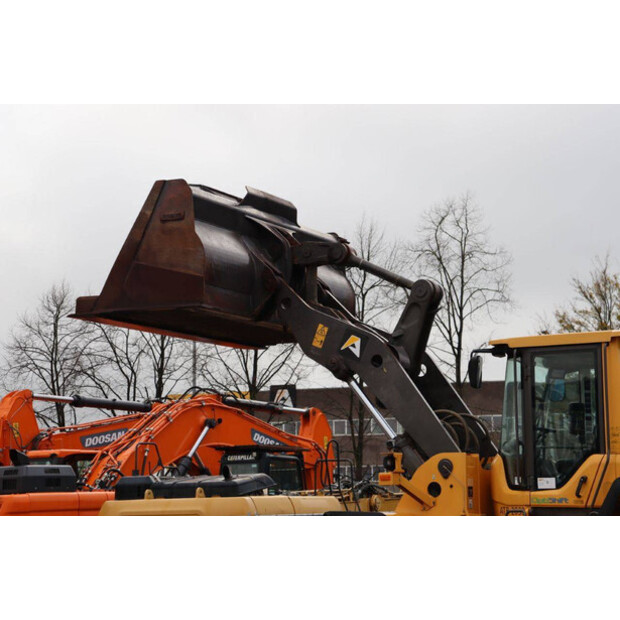 2016 فولفو L150H-43833981