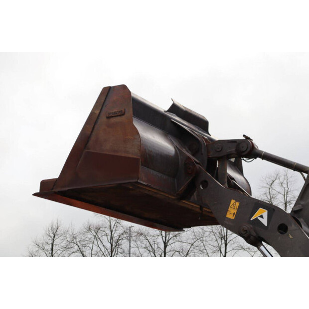 2016 فولفو L150H-43833982