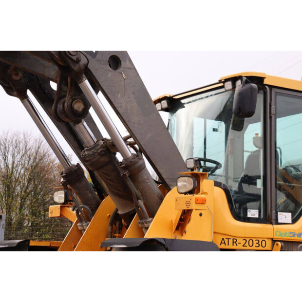 2016 فولفو L150H-43833983