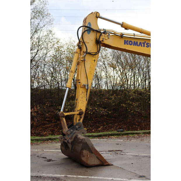 2016 Komatsu HB215LC-3-43834385