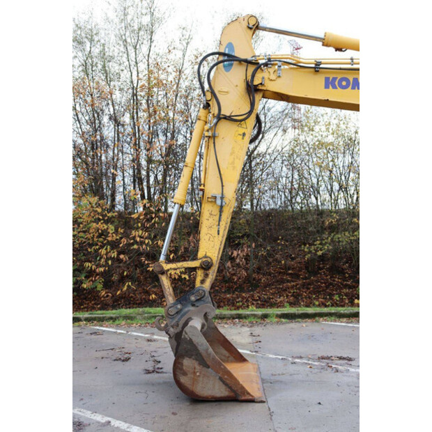 2016 Komatsu HB215LC-3-43834386