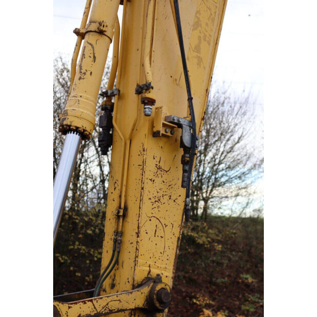 2016 Komatsu HB215LC-3-43834390