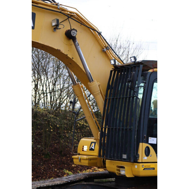 2016 Komatsu HB215LC-3-43834398