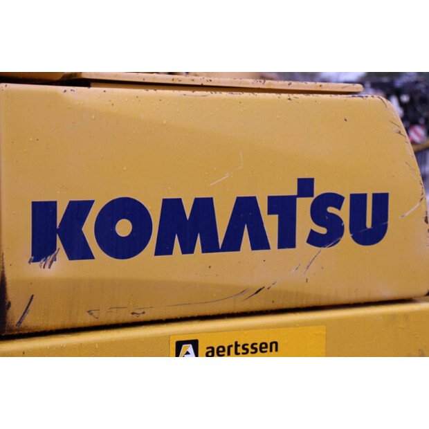 2016 Komatsu HB215LC-3-43834401
